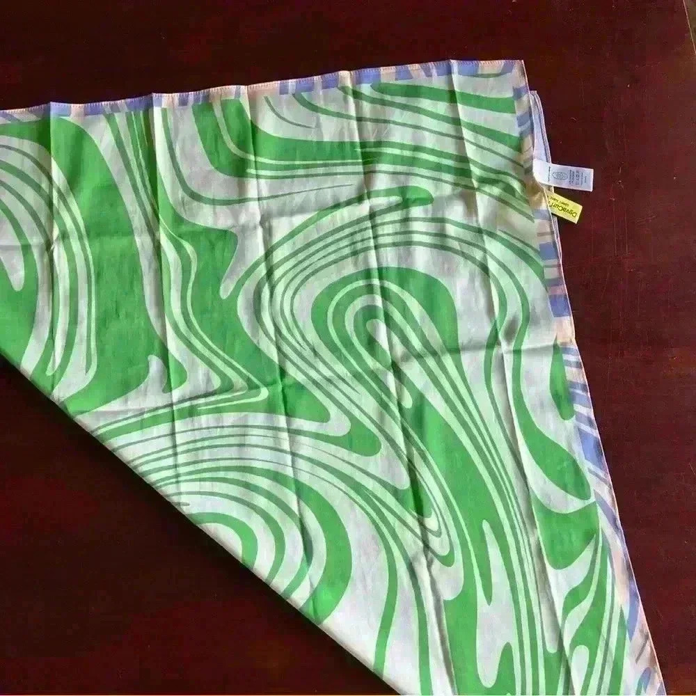 Devacurl head scarf